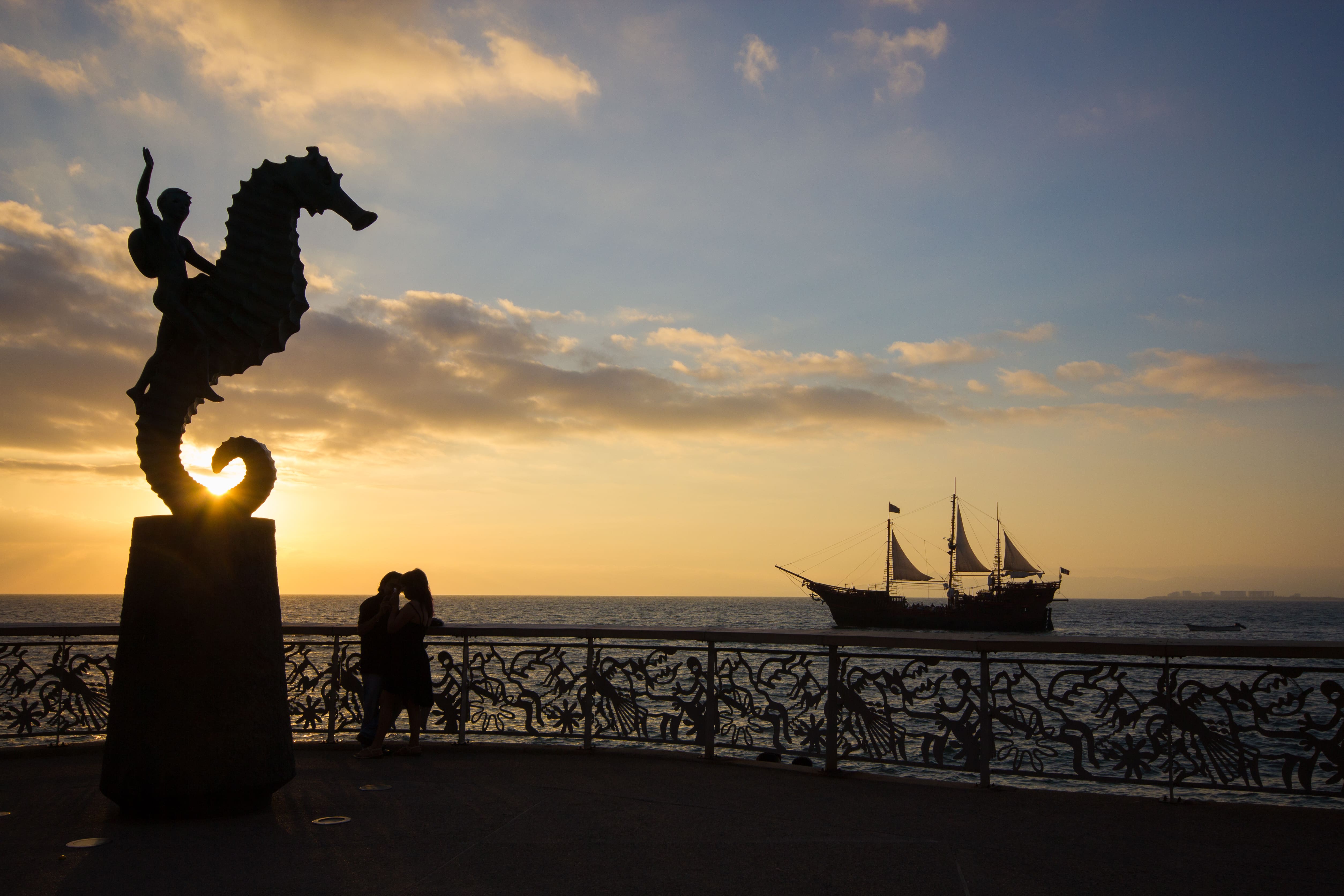 Enamora Puerto Vallarta en el Romance Travel Forum