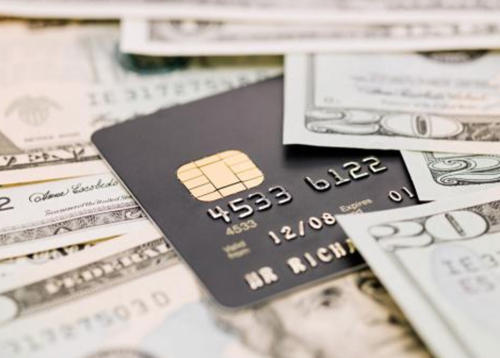 ¿Por qué no debes pagar el mínimo de tus tarjetas?