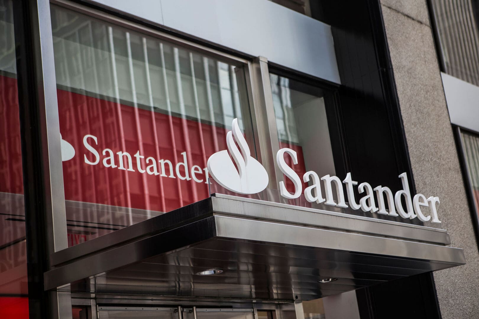 Santander México se consolida como Líder en emisiones de financiamiento de clientes en el Mercado de Capitales de Deuda Local en 2024