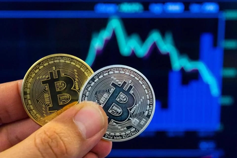 Bitcoin supera los 70 mil dólares por primera vez