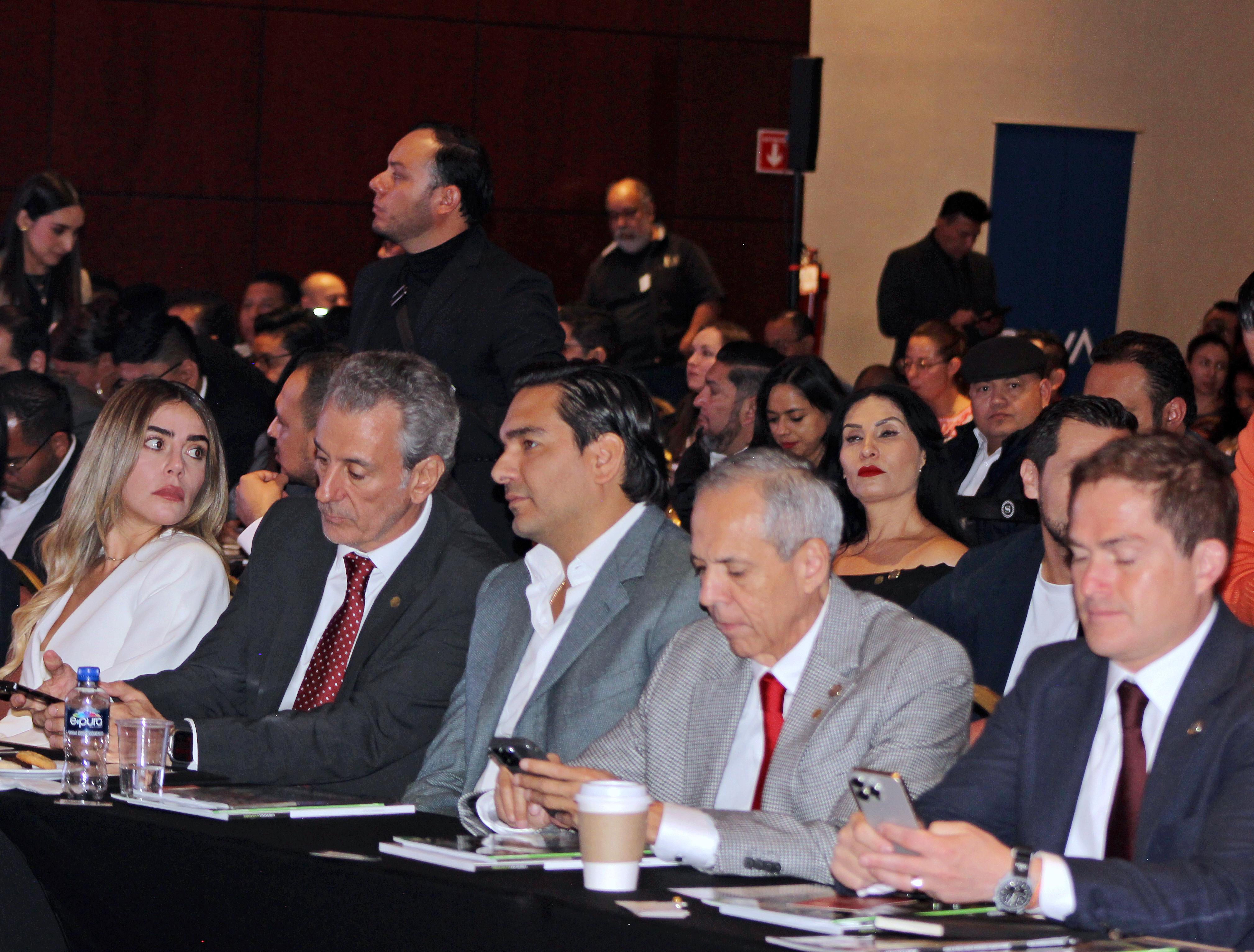 En la XXVI Asamblea de AALMAC, Carlos Víctor Peña Ortiz impulsa alianzas para Reynosa