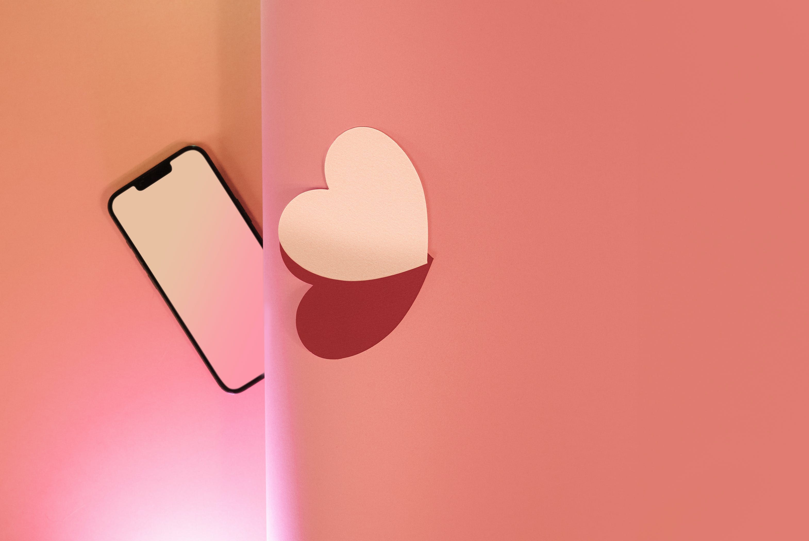 San Valentín: Compartir contraseñas con tu pareja es un riesgo de privacidad