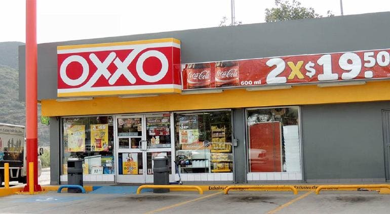 Ahora los clientes de banco Inbursa también podrán disponer de efectivo en las tiendas OXXO