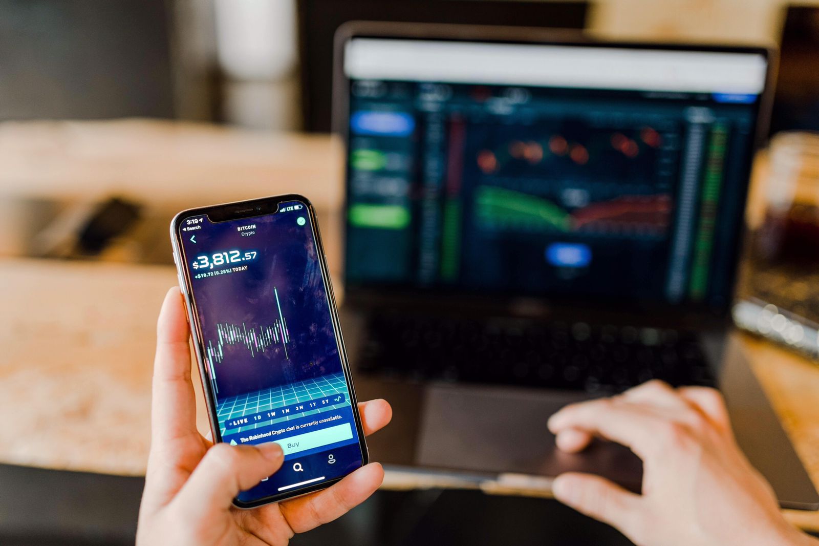 ¿Cómo evitar una estafa al invertir en cripto?