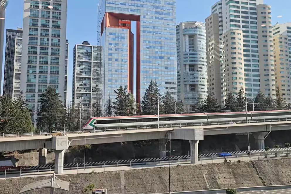 AMLO reconoce que Tren Interurbano México-Toluca no se terminará en su sexenio