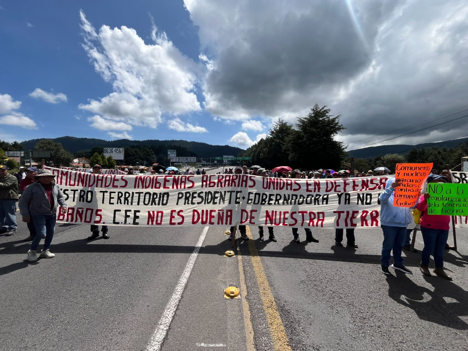 Amagan con bloqueo indefinido en la México-Toluca