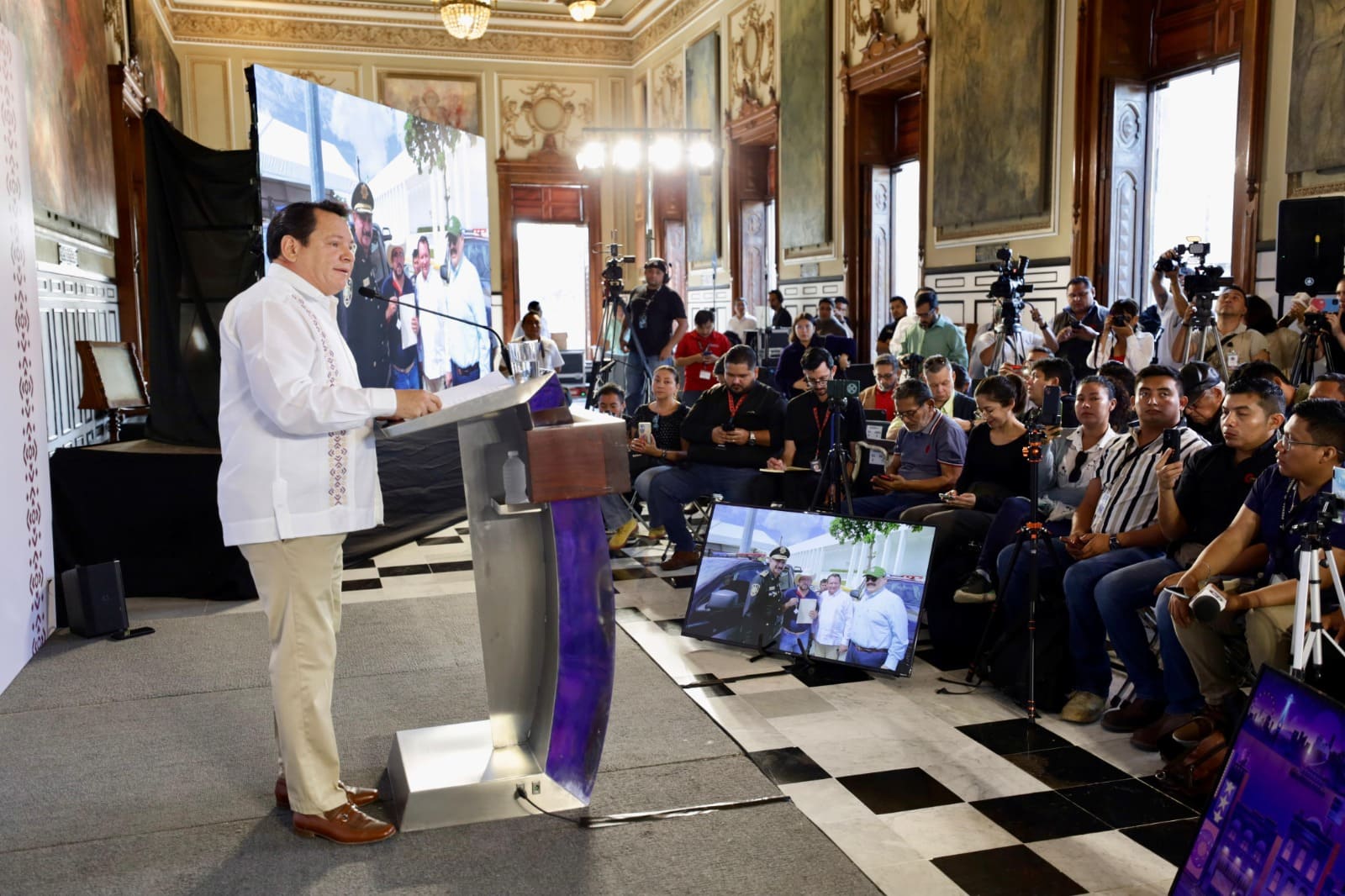 Transformar y otorgar una mejor atención en el sector salud, compromiso del gobierno de Yucatán