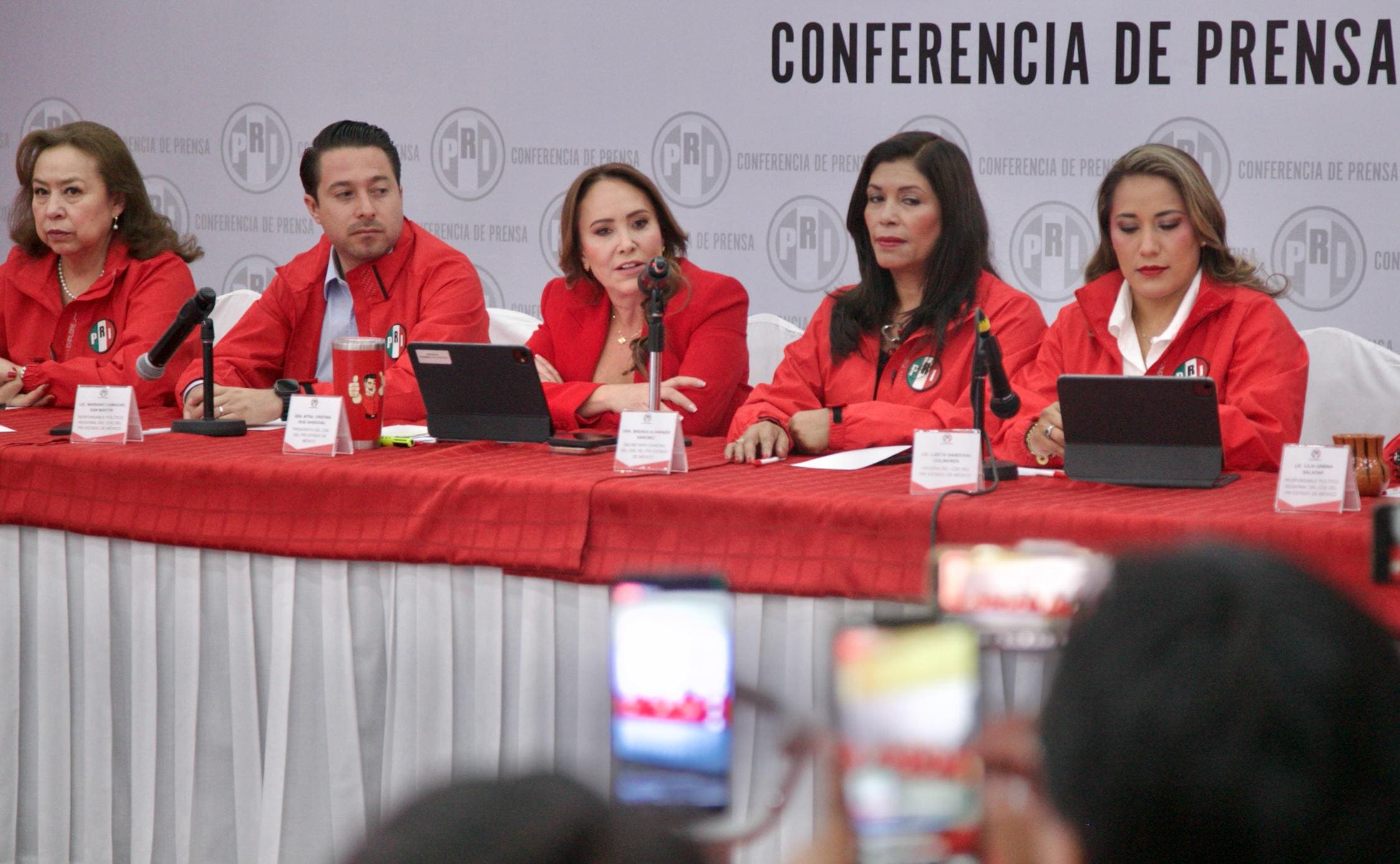 Rechazo total a la ley censura que aniquilaría la democracia