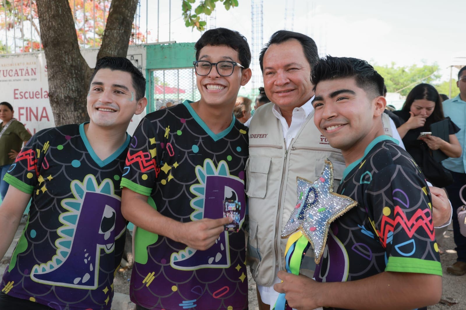 Gobierno de Yucatán reconstruye primaria en la colonia Azcorra