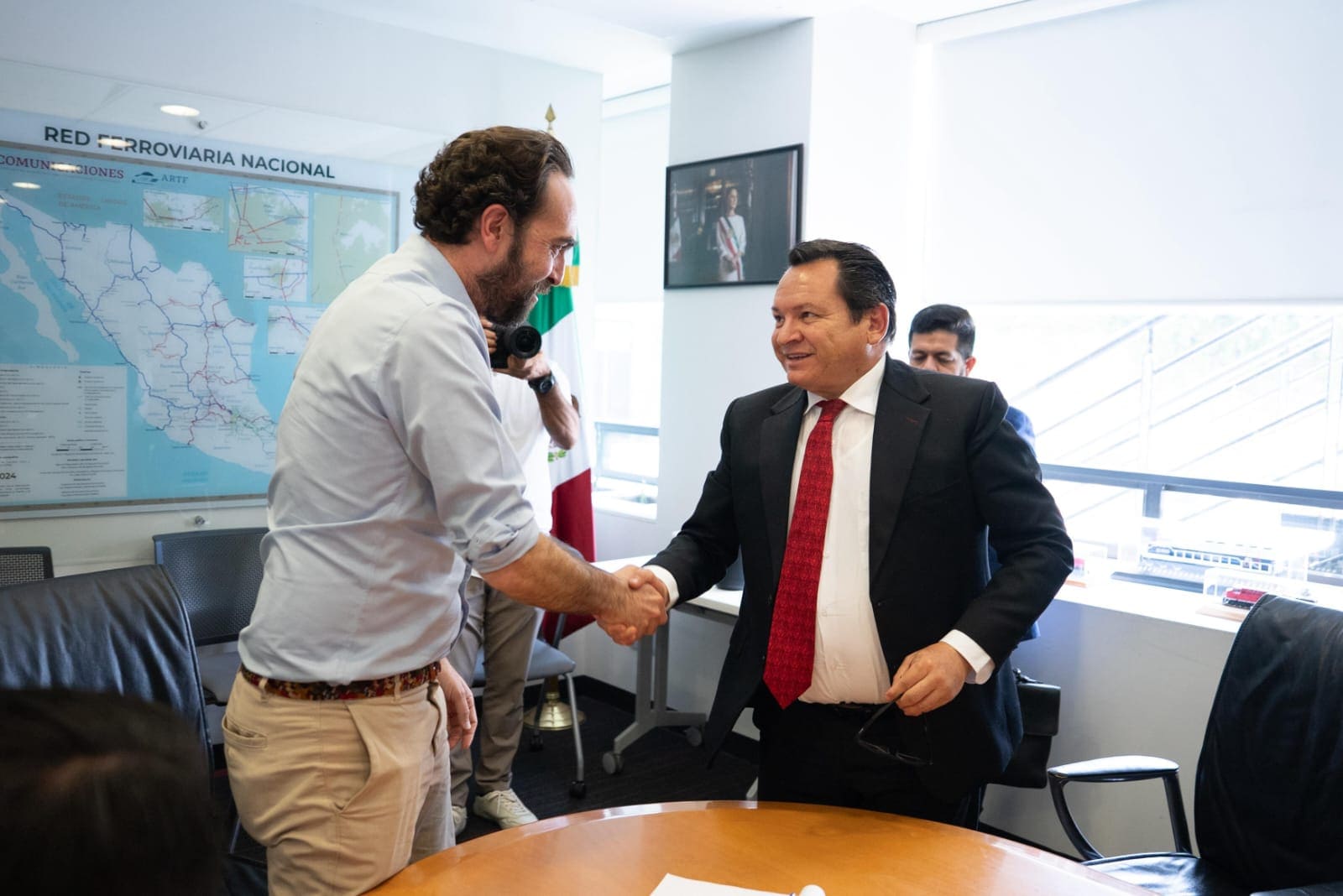 Gobierno de Yucatán y Gobierno de México construyen soluciones estructurales para el transporte público