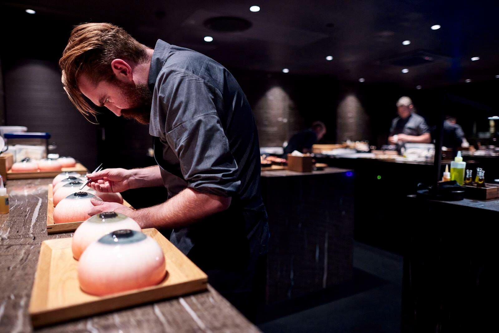 Cuánto cuesta comer en los 50 mejores restaurantes del mundo: el más caro está en Dinamarca y el más barato en Japón