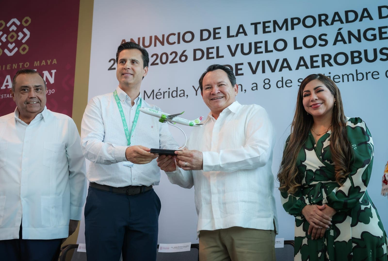 Celebran al pasajero 10 millones de Viva Aerobús en Yucatán y anuncian vuelo directo a Los Ángeles